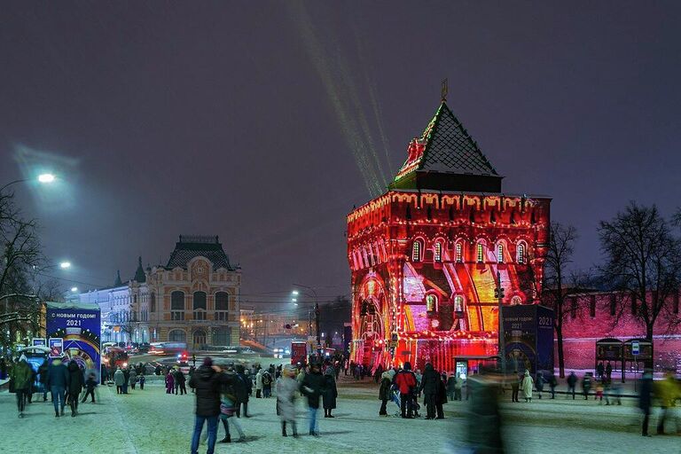 Новогодняя подсветка Дмитриевской башни Нижегородского Кремля