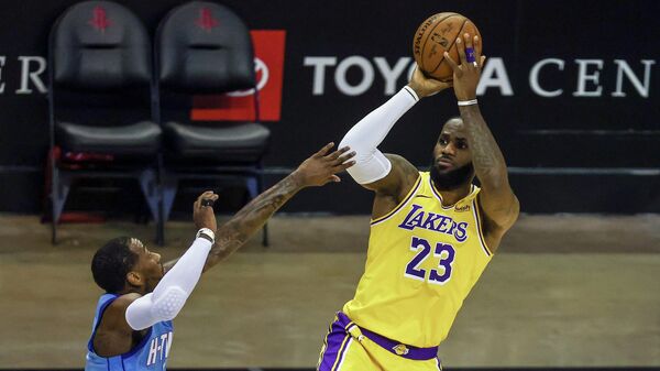 Игровой момент матча НБА Лос-Анджелес Лейкерс - Хьюстон Рокетс