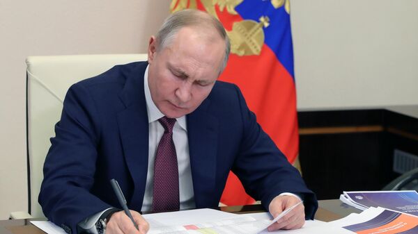 Путин поручил оказать поддержку регионам по повышению рождаемости