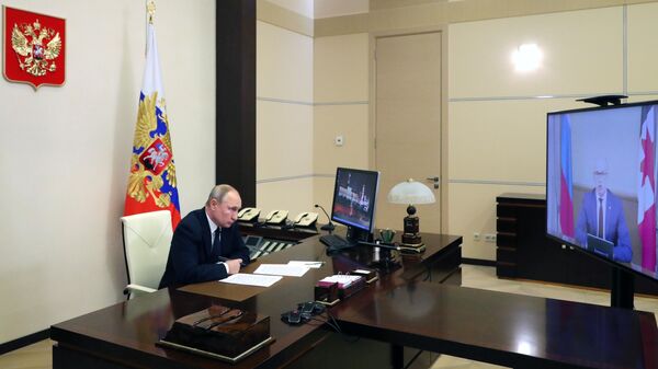 Президент РФ Владимир Путин провел встречу с главой Удмуртии Александром Бречаловым