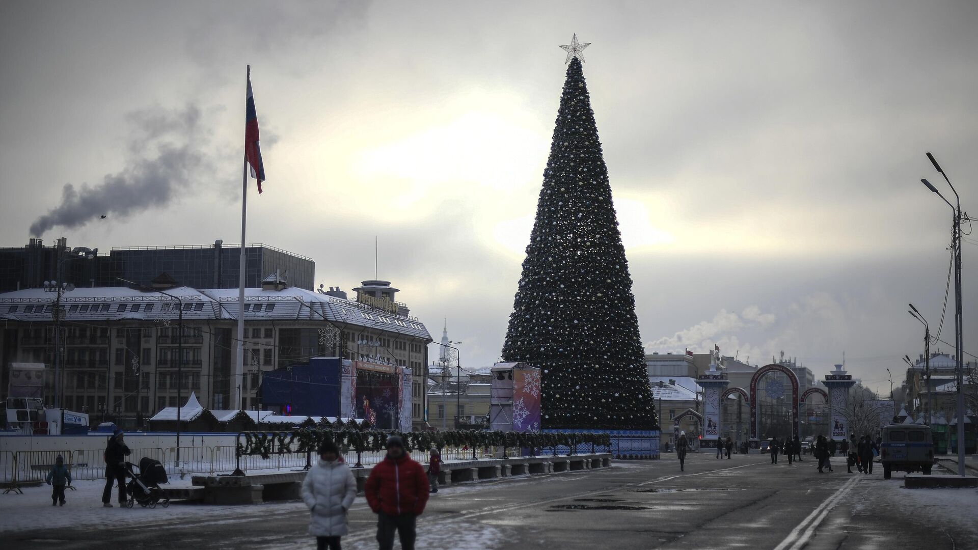 Новогодняя елка на площади Ленина в Туле - РИА Новости, 1920, 17.01.2021