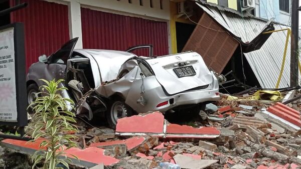 Последствия землетрясения в Индонезии. 15 января 2021