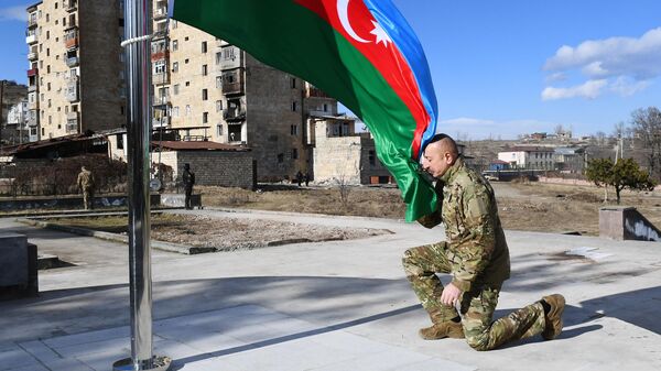 Президент Азербайджана Ильхам Алиев во время посещения города Шуша