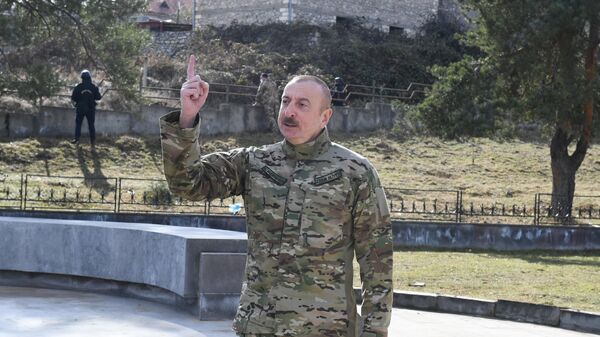Президент Азербайджана Ильхам Алиев во время посещения города Шуша