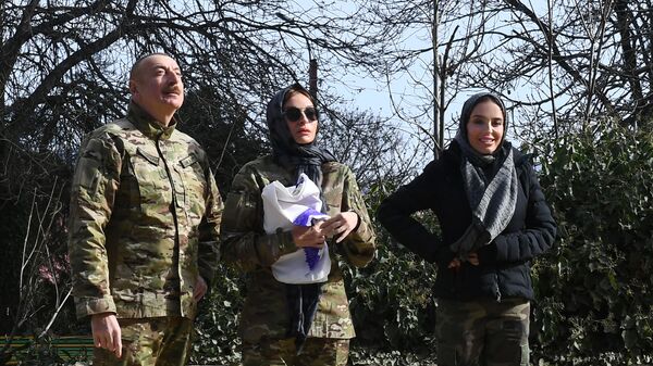 Президент Азербайджана Ильхам Алиев, его супруга Мехрибан Алиева и их дочь Лейла Алиева