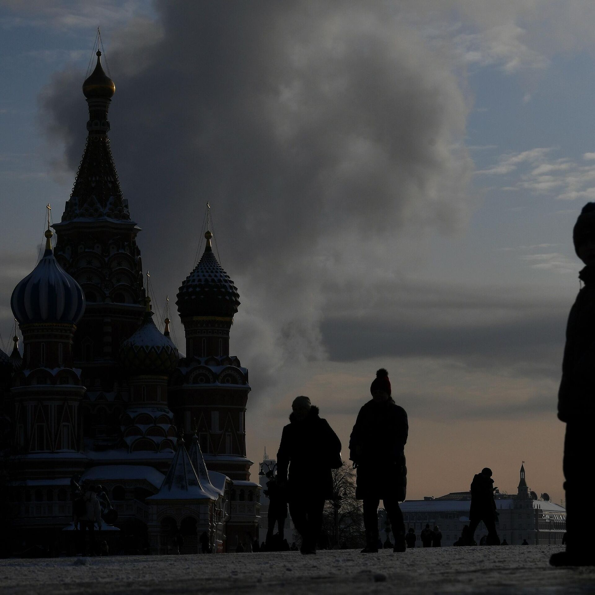 Ночь ставшая концом. Россия отступает. Мороз отступает в Москве.