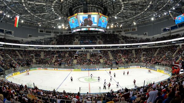 Игроки сборных Латвии и США в матче группового раунда Чемпионата мира по хоккею в Минске