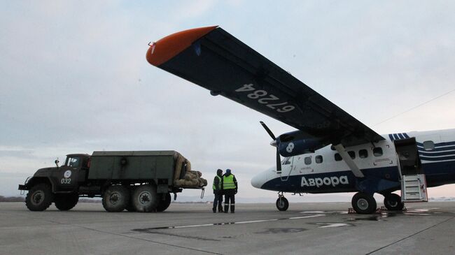 Самолет DHC-6 Twin Otter 400 авиакомпании Аврора в аэропорту Владивостока