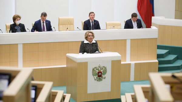 Председатель Совета Федерации РФ Валентина Матвиенко выступает на первом пленарном заседании весенней сессии Совета Федерации РФ