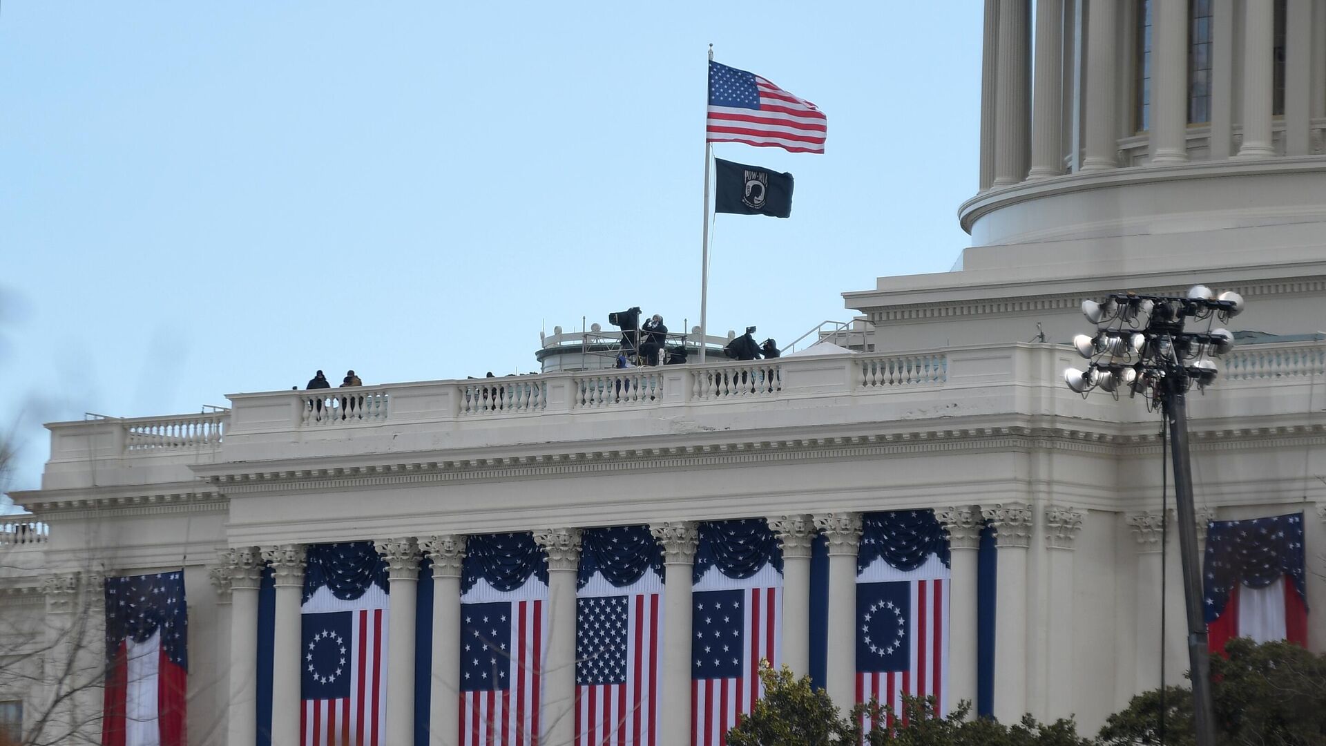 Здание Капитолия в Вашингтоне перед началом инаугурации избранного президента США Джл Байдена - РИА Новости, 1920, 05.03.2021