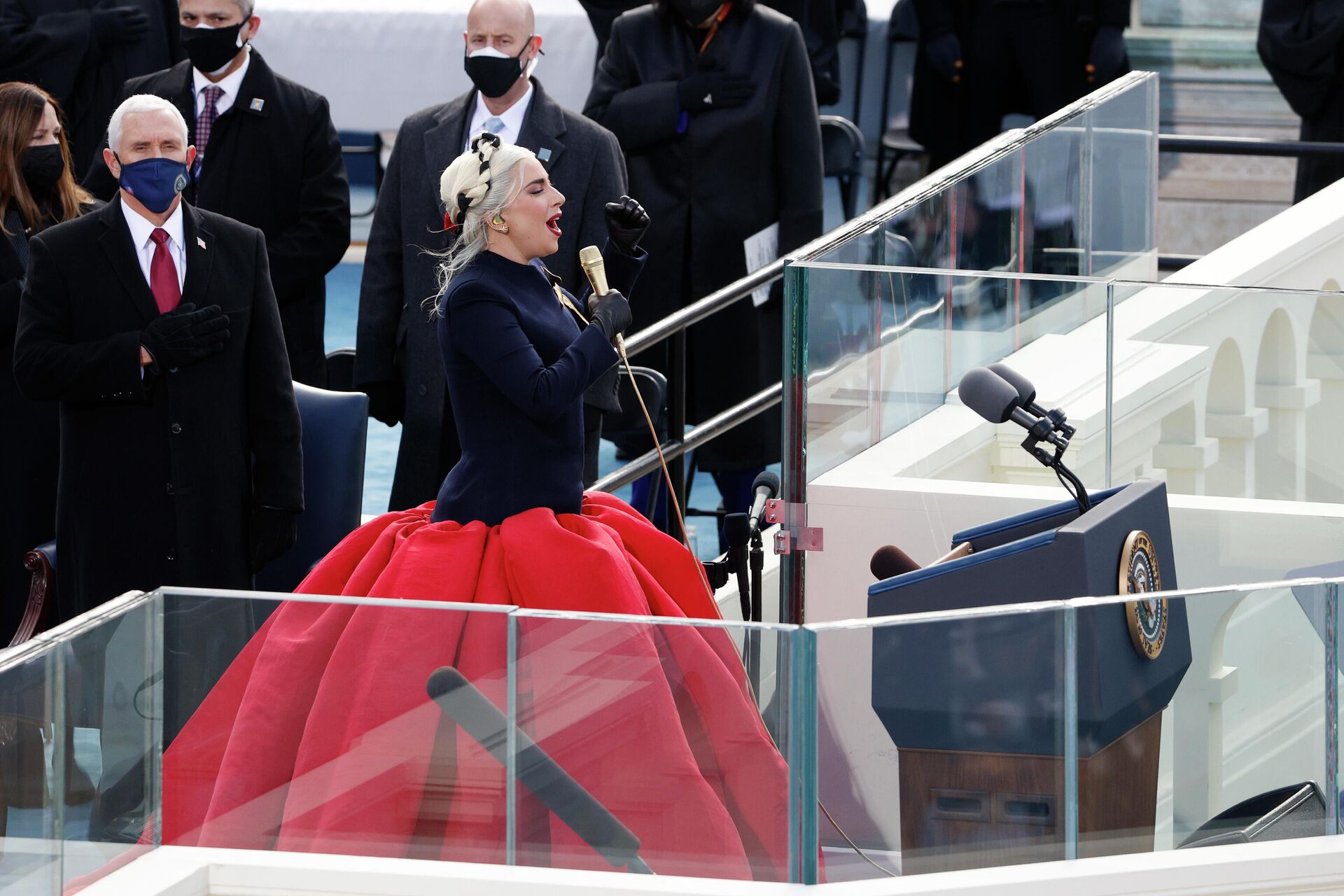Леди Гага выступает во время церемонии инаугурации Джо Байдена в Вашингтоне - РИА Новости, 1920, 20.01.2021