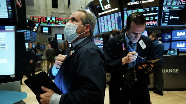 Трейдеры на площадке Нью-Йоркской фондовой биржи