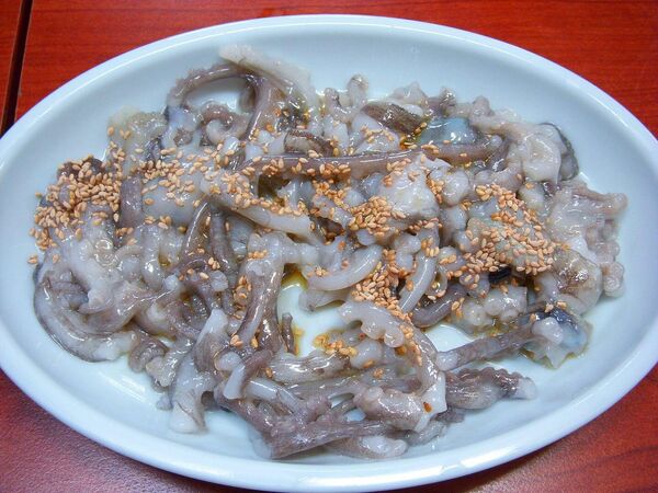 Блюдо из живого осьминога Саннакчи