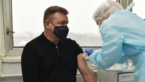 Губернатор Рязанской области Николай Любимов сделал прививку от COVID-19
