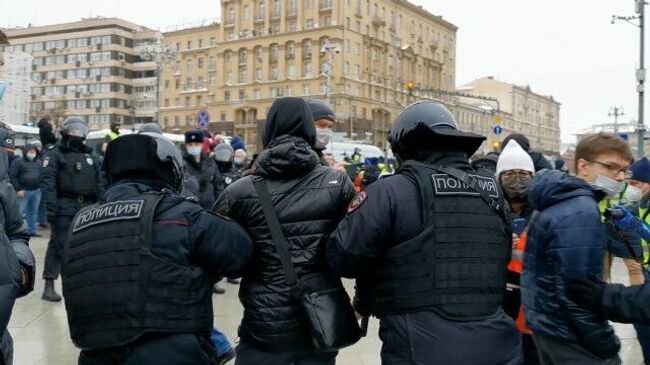 Первые задержания на Пушкинской площади 