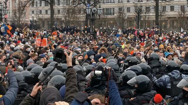 Беспорядки и задержания: по стране прокатились незаконные акции протеста  - РИА Новости, 1920, 24.01.2021