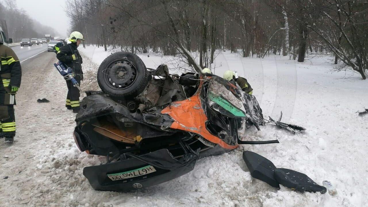 Два легковых автомобиля и машина каршеринга столкнулись на Варшавском шоссе в Москве - РИА Новости, 1920, 24.01.2021