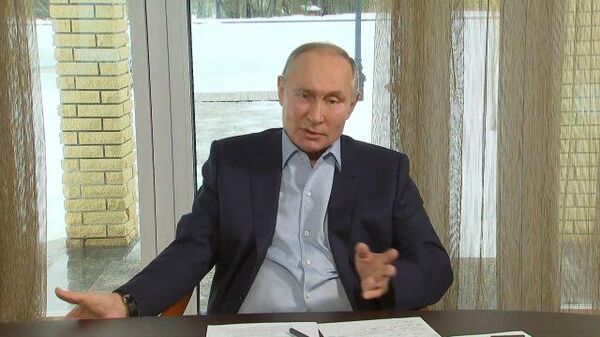 Скучно, девочки: Путин о ролике про дворец 