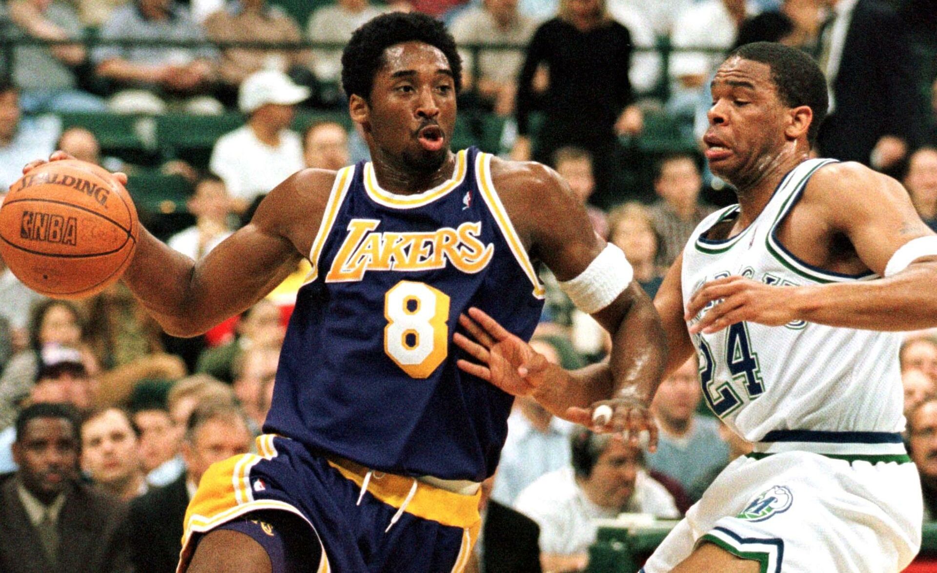 Баскетболист Лос-Анджелес Лейкерс Коби Брайант в 1999 году. - РИА Новости, 1920, 26.01.2021