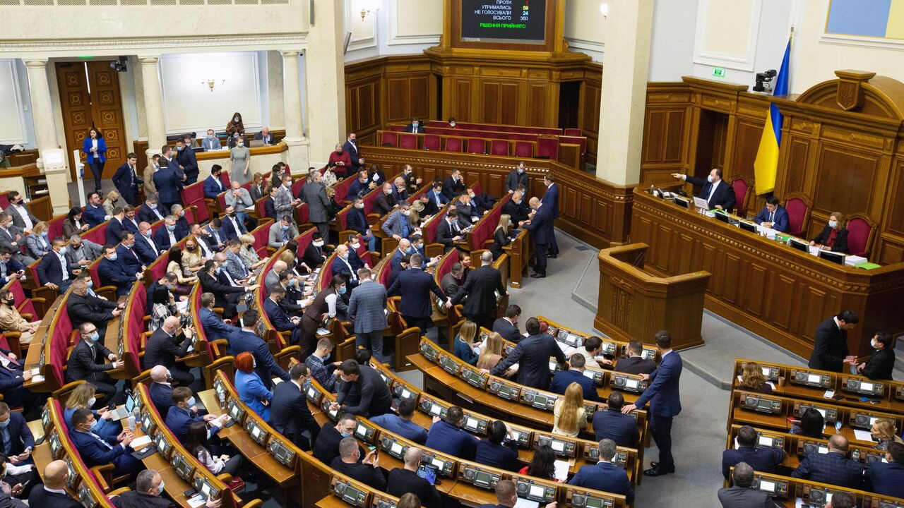 "Слуга народа" собрала подписи для отставки спикера, сообщил депутат Рады