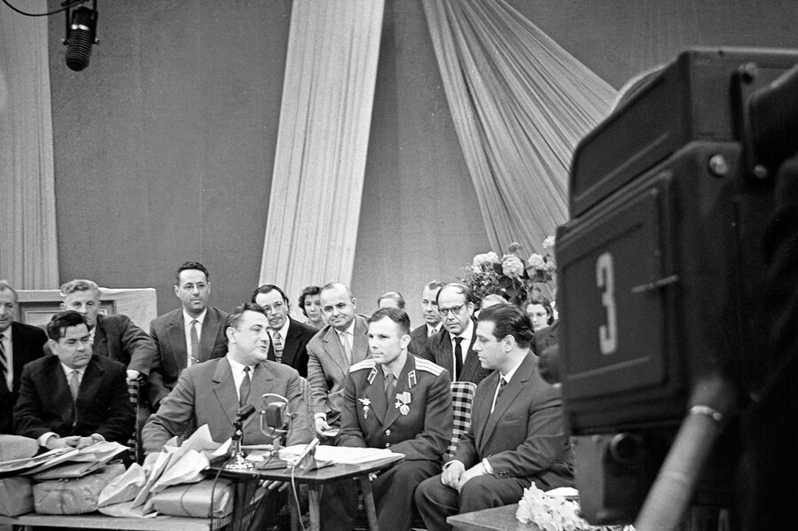 Первое выступление летчика-космонавта, Героя Советского Союза Юрия Гагарина на Центральном телевидении