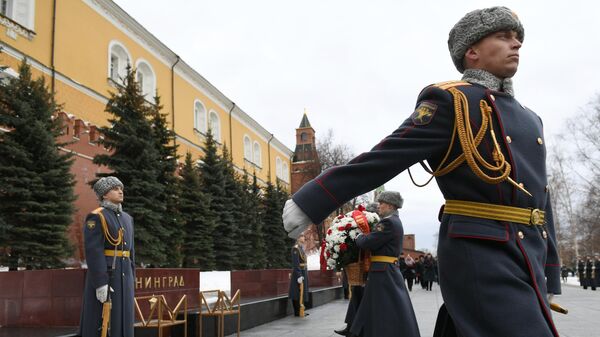 Церемония возложения венков у Вечного огня в Москве