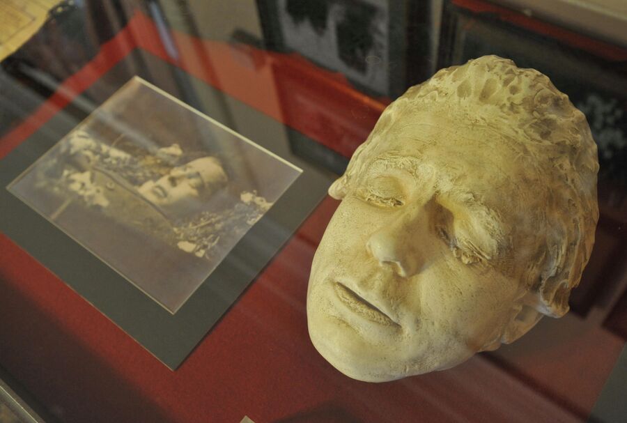 Посмертная маска Сергея Есенина, хранящаяся в доме-музее поэта в селе Константиново 