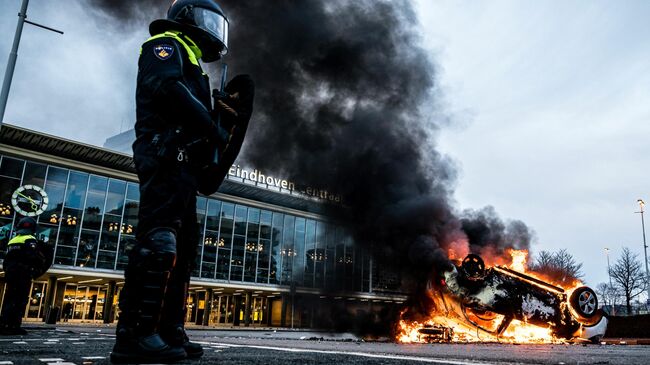 Последствия митинга против ограничений в связи с эпидемией коронавируса в Нидерландах