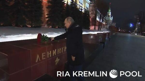 Освобождение Ленинграда: Путин возложил цветы к обелиску города-героя