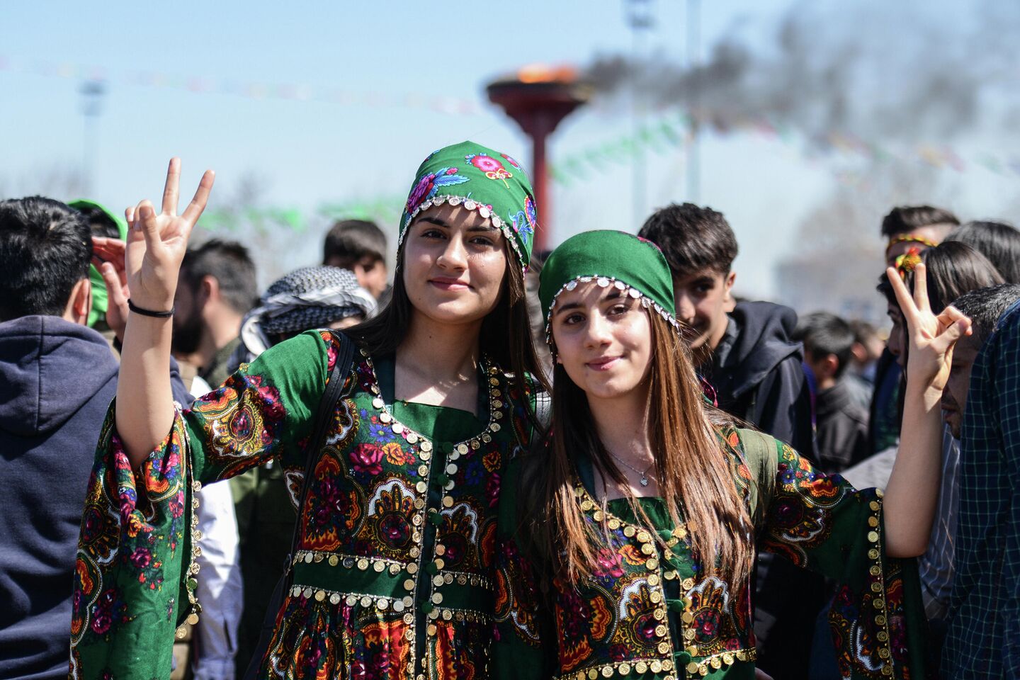 Курди перевод. Курды шафииты. Курды народность. Курды внешность. Курдистан жители.