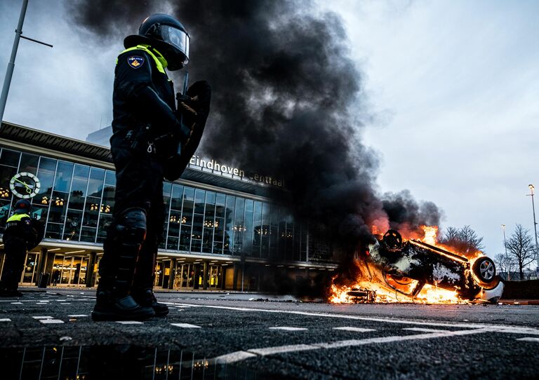 Последствия митинга против ограничений в связи с эпидемией коронавируса в Нидерландах