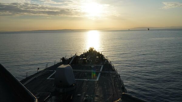 Эсминец ВМС США Портер движется в Черное море