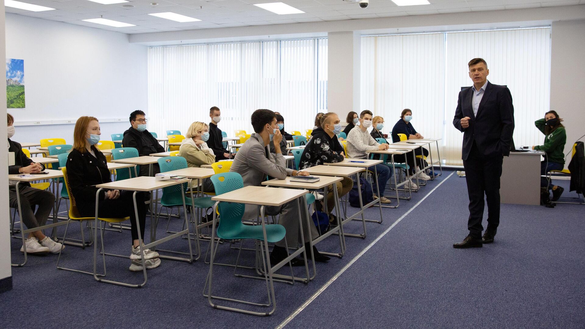 Студенты в аудитории Дальневосточного федерального университета во Владивостоке - РИА Новости, 1920, 25.01.2021