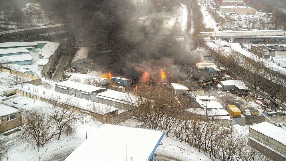 Вид с квадрокоптера на возгорание топливозаправщика на газовой подстанции в районе Южное Тушино - РИА Новости, 1920, 30.01.2021