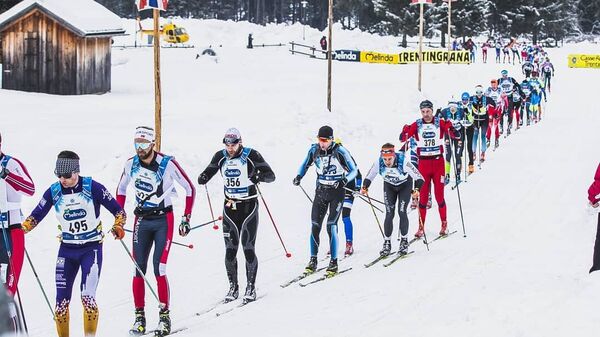 Спортсмены на этапе Ski Classics в Италии