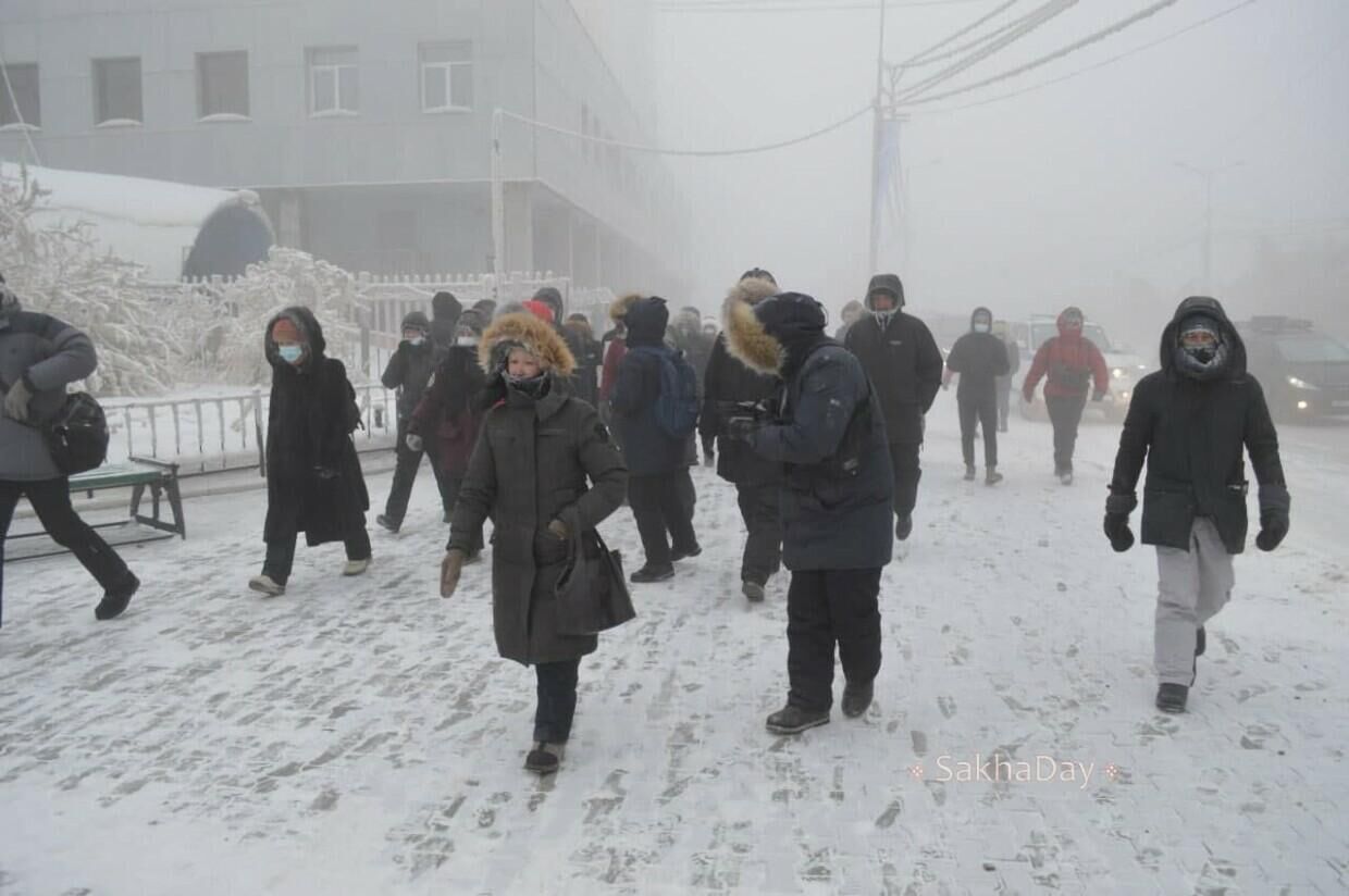 В Якутске во время несогласованной акции в 40-градусный мороз прошли задержания - РИА Новости, 1920, 31.01.2021