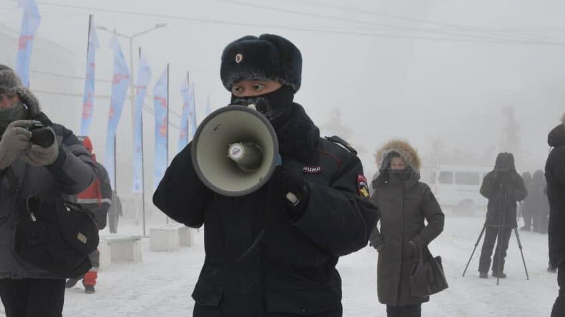 В Якутске во время несогласованной акции в 40-градусный мороз прошли задержания - РИА Новости, 1920, 31.01.2021