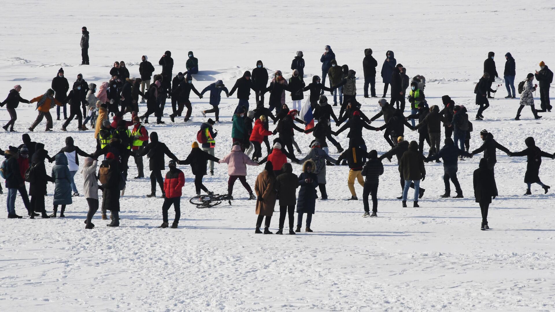 Участники несанкционированной акции протеста сторонников А. Навального во Владивостоке - РИА Новости, 1920, 31.01.2021