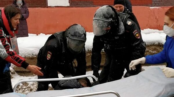 Полицейские в Москве помогли врачам скорой помощи 