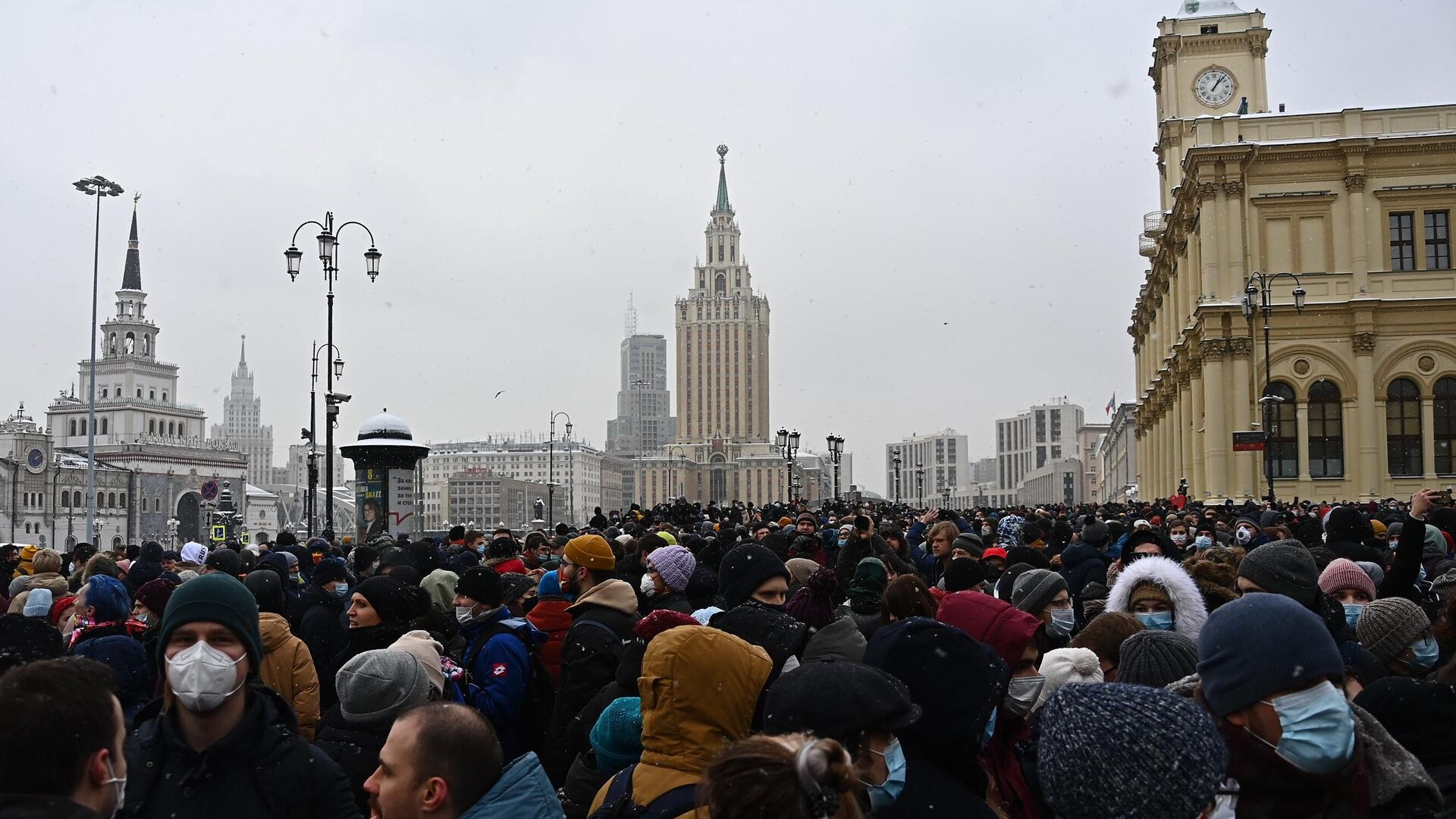 Участники несанкционированной акции сторонников Алексея Навального в Москве - РИА Новости, 1920, 02.02.2021