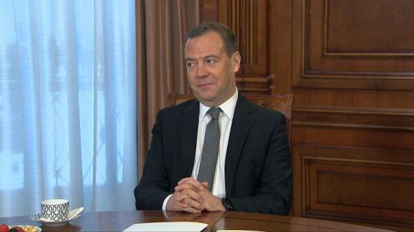 Медведев: У нас вакцины оцениваются по принципу эффективности и безопасности