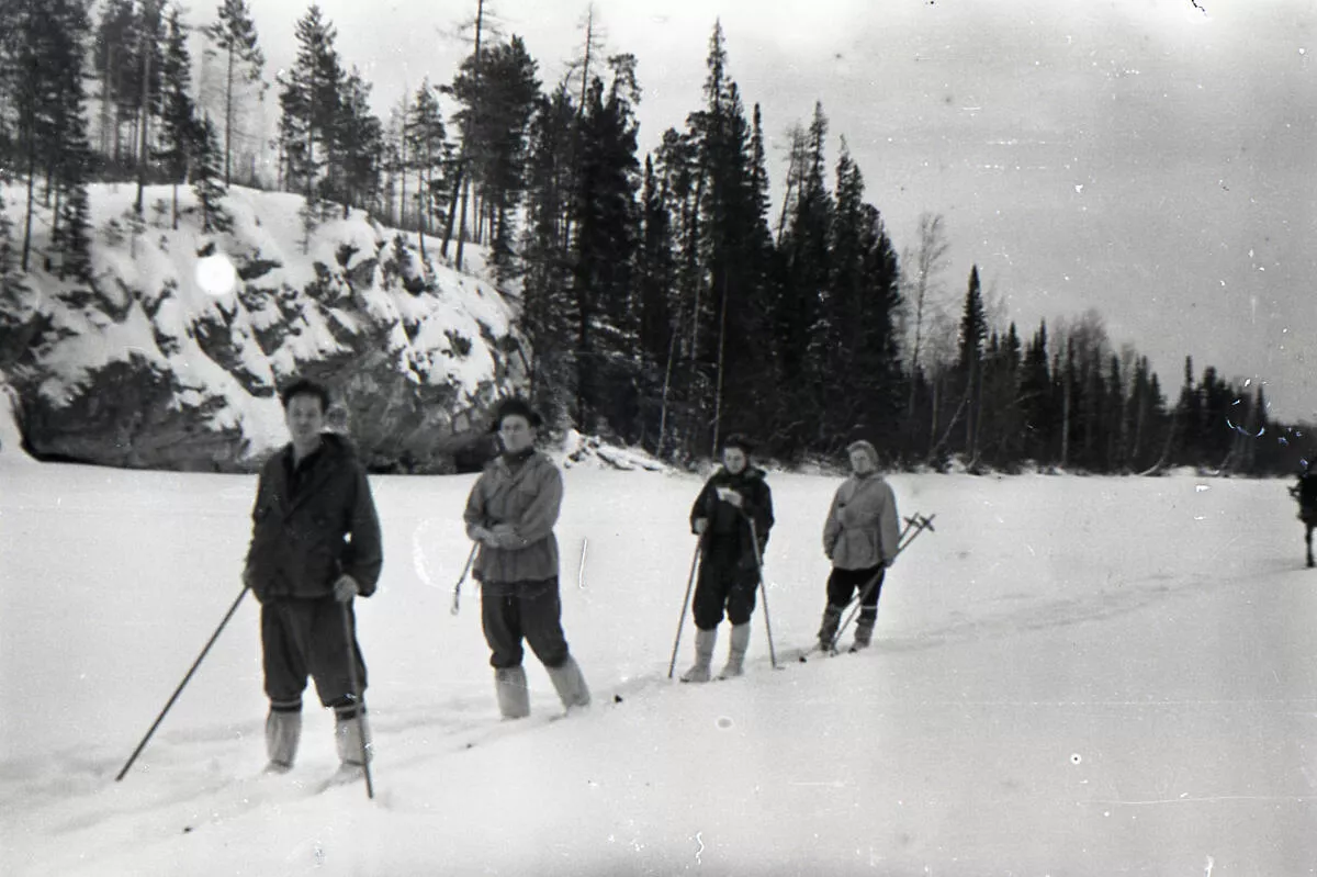 Колеватов, Дорошенко, Колмогорова, Дубинина на реке Лозьва - РИА Новости, 1920, 01.02.2021