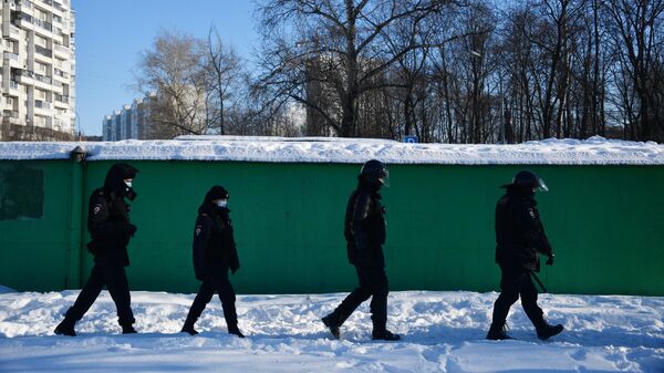 Сотрудники полиции в районе Московского городского суда