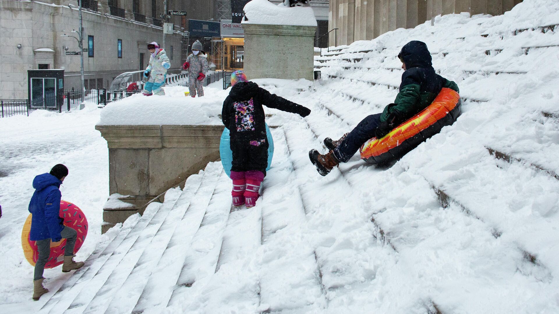 3 часа будет снег. Истанбул снег падает. Снегопад. Обложной снег. 3 часа будет снег.