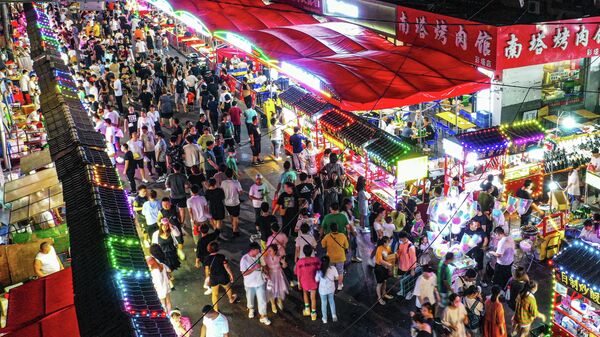 Ночной рынок в Шэньяне, провинция Ляонин