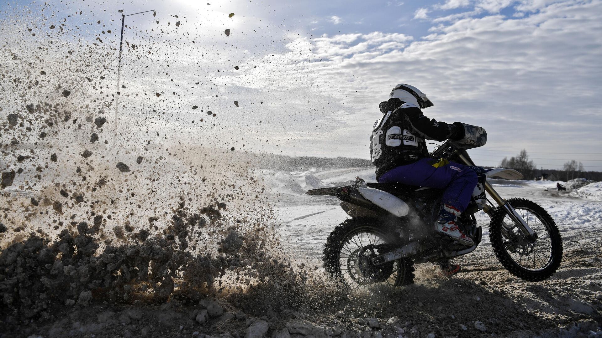 Тренировка по мотокроссу - РИА Новости, 1920, 06.01.2023