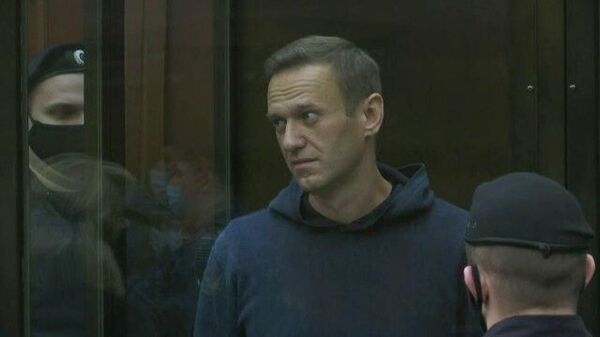 Оглашение приговора Навальному о замене условного срока на реальный