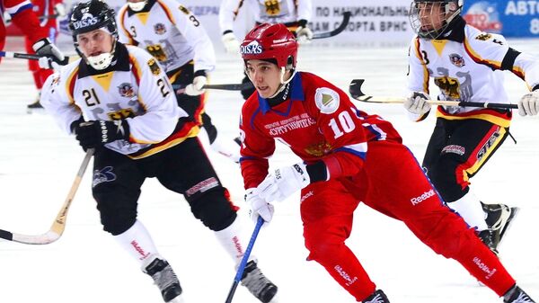 Алмаз Миргазов (Россия) в матче 1/4 финала чемпионата мира по хоккею с мячом между сборными командами России и Германии.