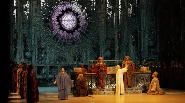 Актеры в опере Рихарда Вагнера Персифаль на Приморской сцене Мариинского театра.