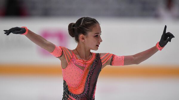 Софья Акатьева в короткой программе на I этапе Кубка России - Ростелеком по фигурному катанию в Сызрани.